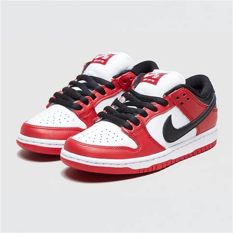 nike dunks stock